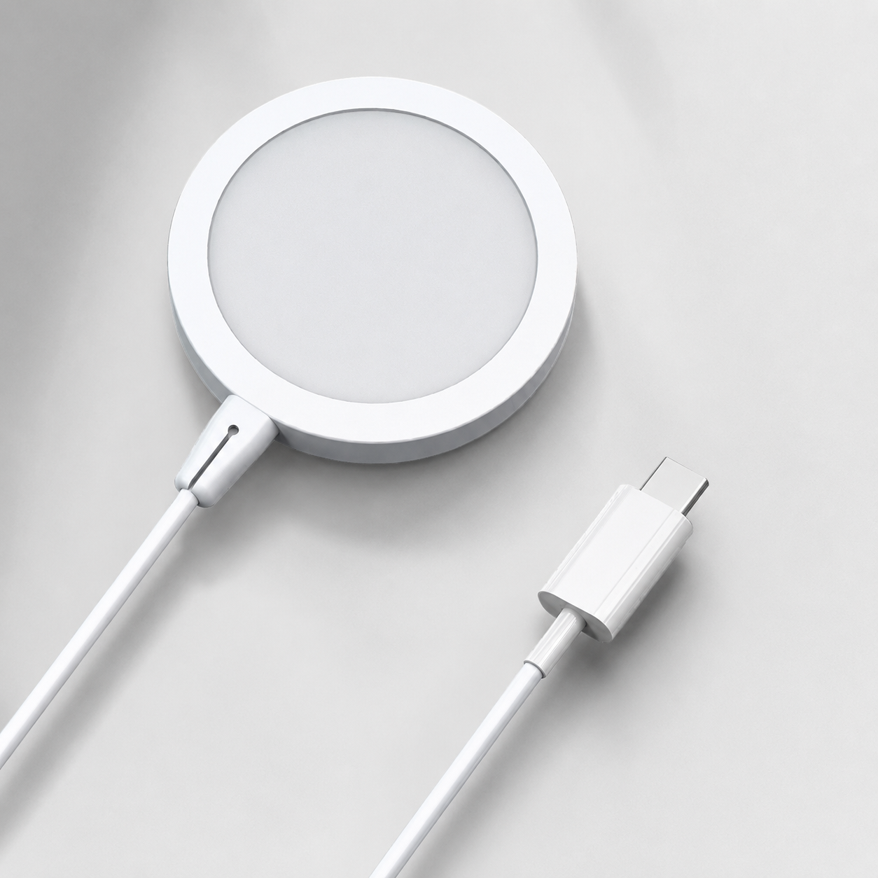 Premium Wireless Charger MagSafe Compatible Fast Charging Magnetic Charging Pad Slim Charging Dock Smartphone Earbuds Compatible